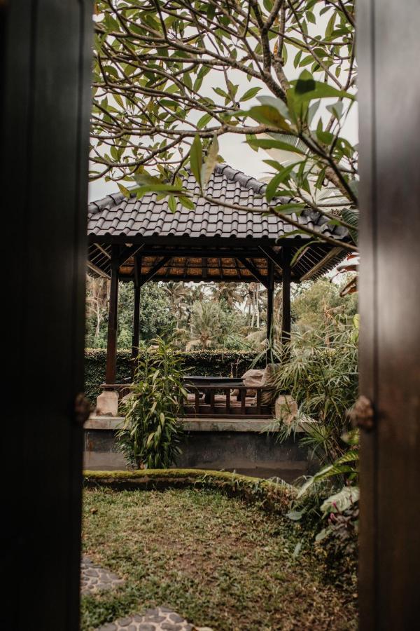 Mandala Desa Hotel Sukawati Exterior foto