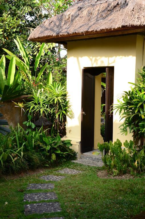 Mandala Desa Hotel Sukawati Exterior foto