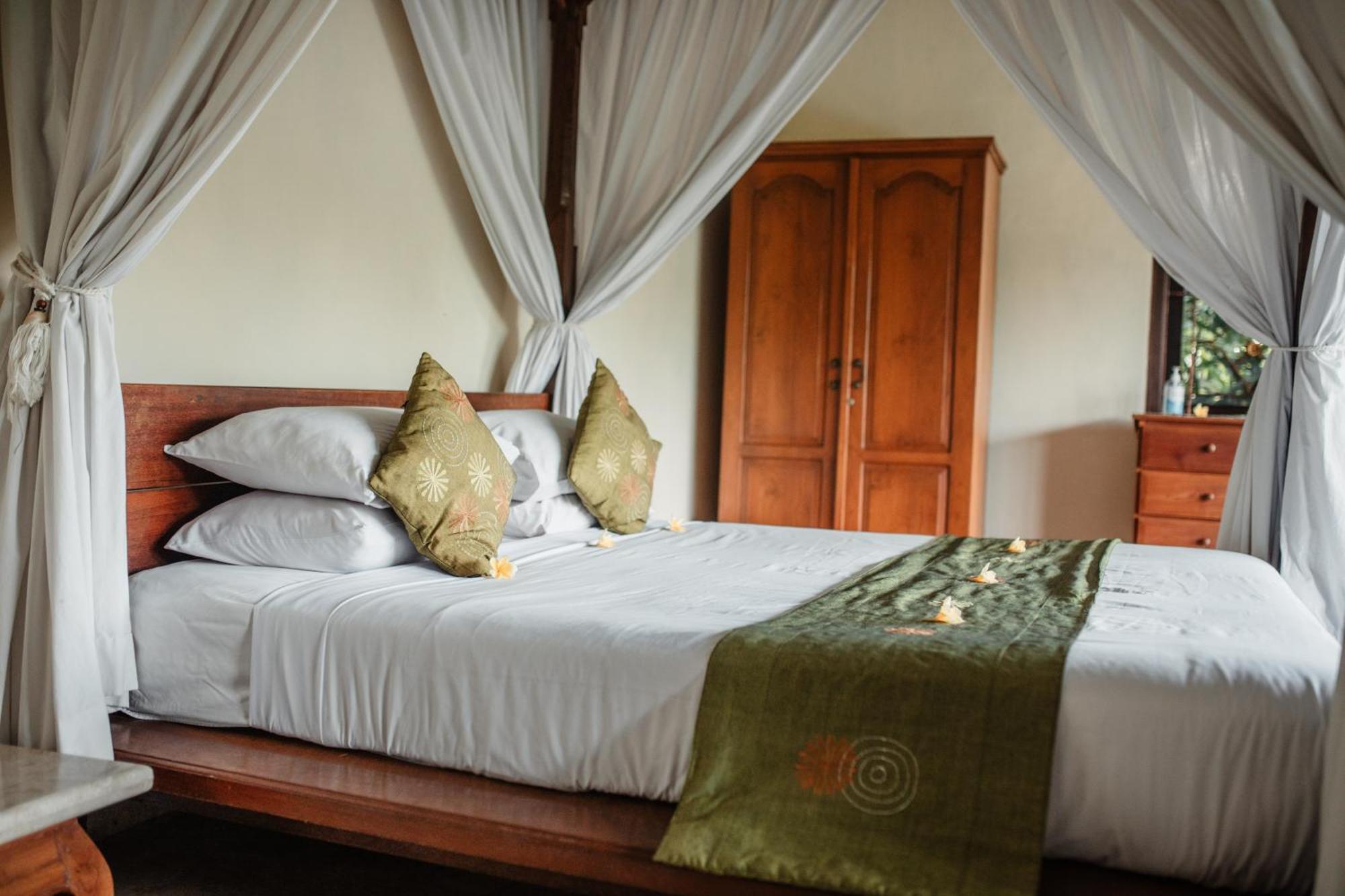 Mandala Desa Hotel Sukawati Exterior foto