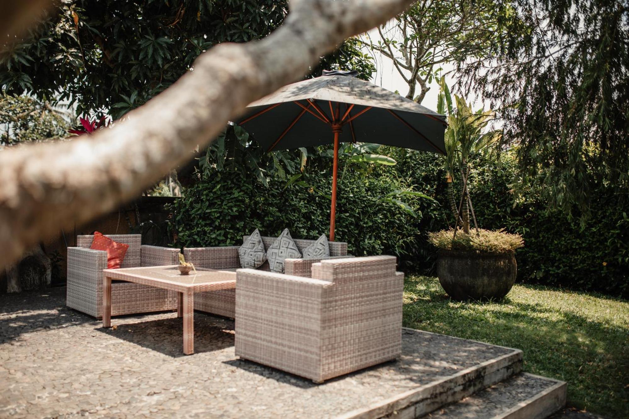 Mandala Desa Hotel Sukawati Exterior foto